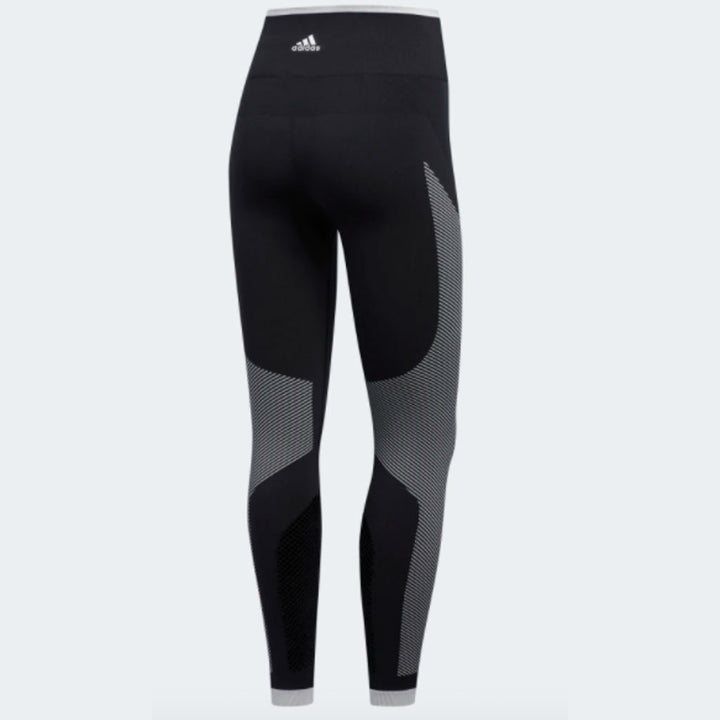 بنطال رياضي ضيق