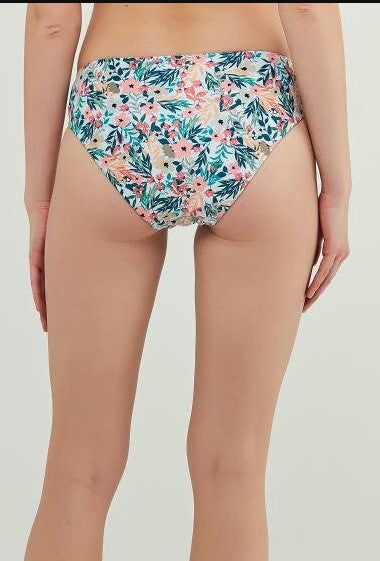 ملابس السباحة الجزء السفلي