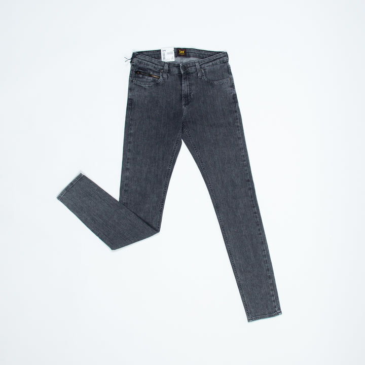 بنطال جينز ضيق