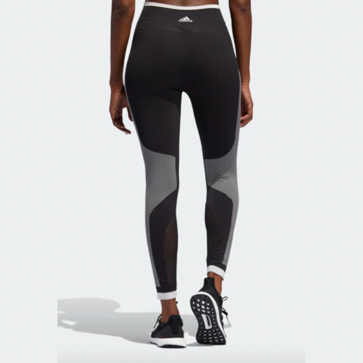 بنطال رياضي ضيق