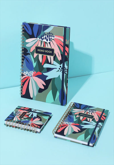 كتاب مُغلّف بسلك - 90 ورقة (شريط أزرق داكن)