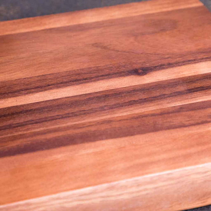 مفرمة خضار بيدين مخفيتان