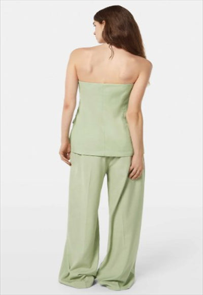 بلوزة بدون اكمام