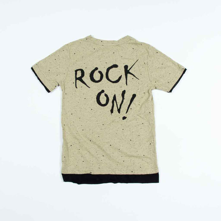 بلوز مع كتابة من الخلف