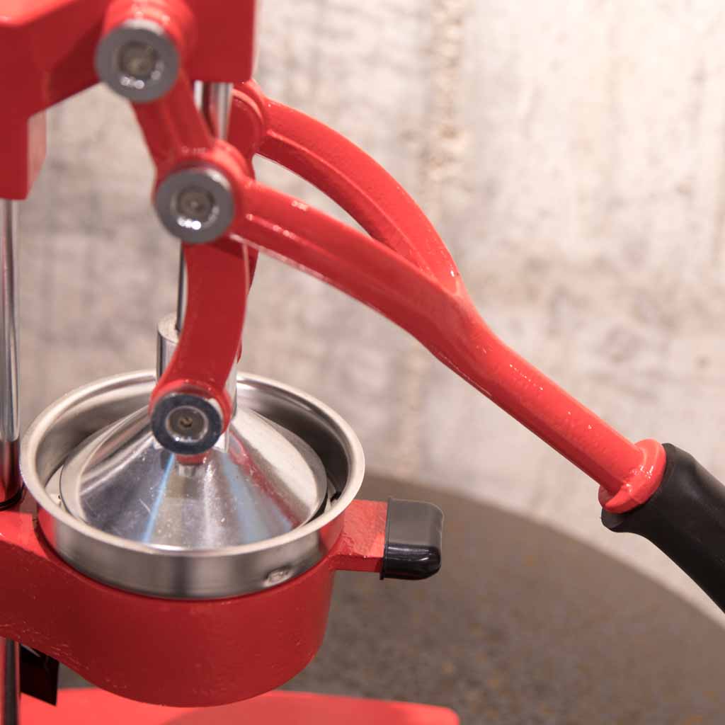 عصارة يدوية