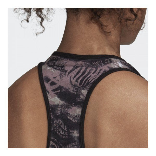 بدلة رياضية نسائية