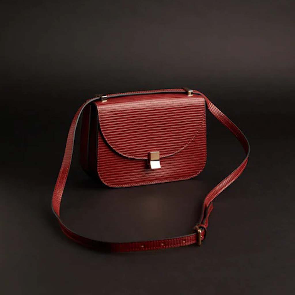 حقيبة حجم صغير ماركة مانغو