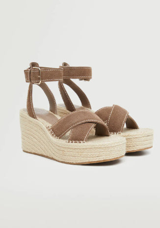 حذاء كعب عالي