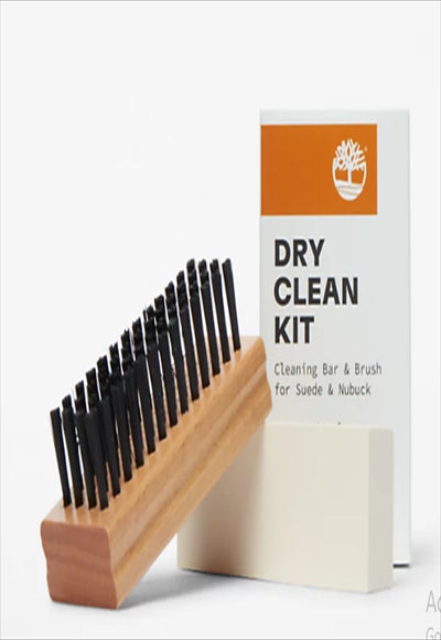 مادة تنظيف للاحذية