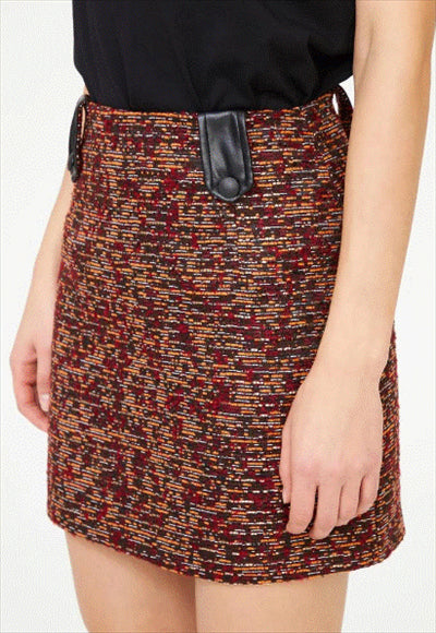 تنورة قصيرة