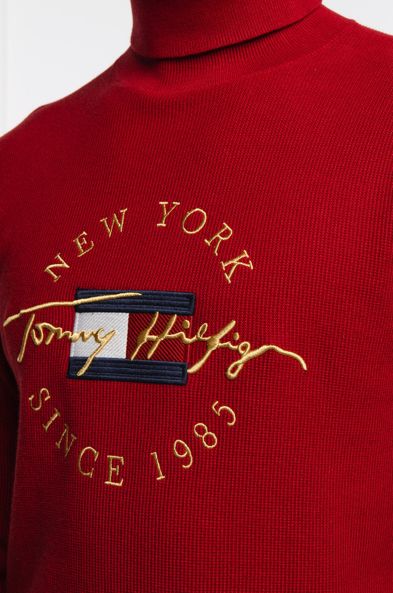 بلوزة بقبة عالية