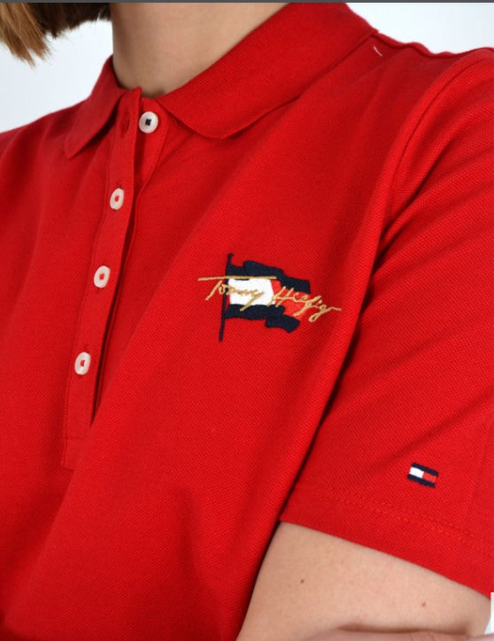 بلوزة مع قبة