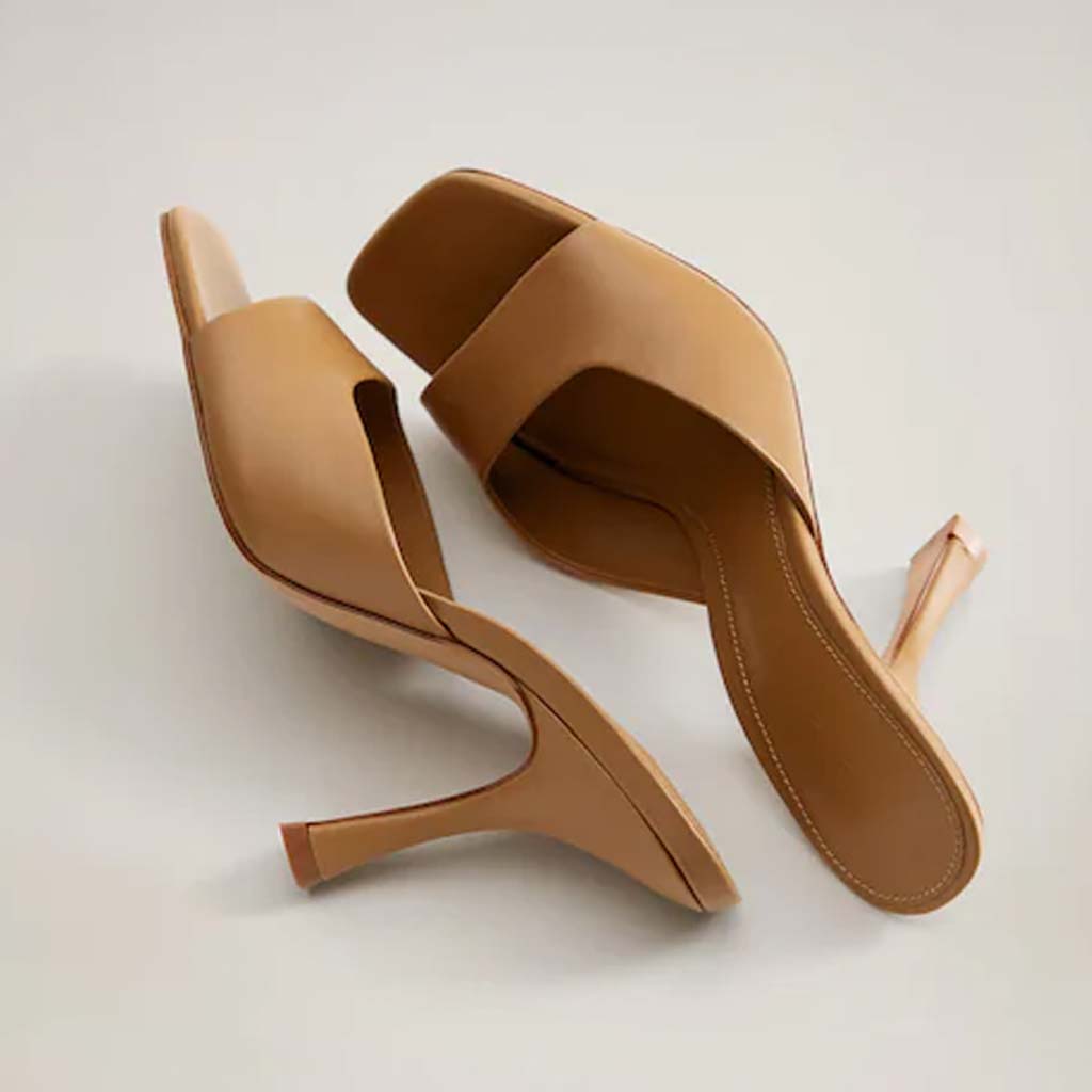 حذاء مفتوح من الجلد بكعب عالي