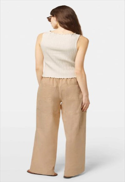 بلوزة بدون اكمام