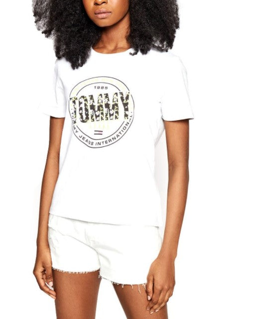 بلوزة باكمام قصيرة