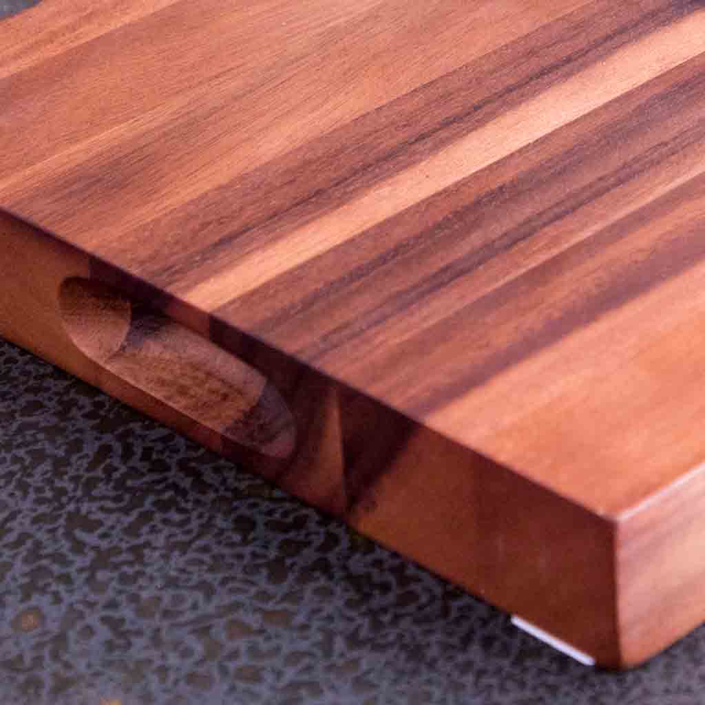 مفرمة خضار بيدين مخفيتان