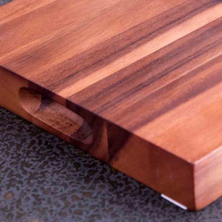 مفرمة خضار بيدين مخفيتان