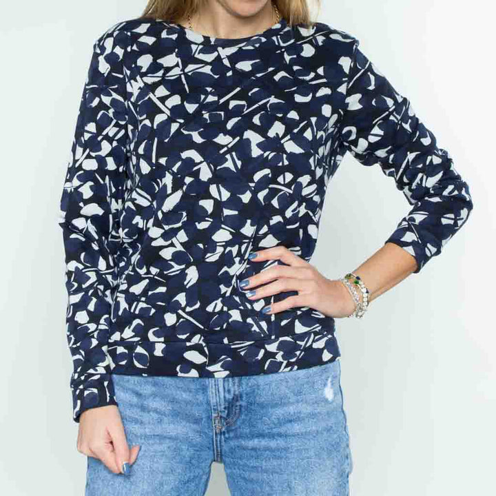 بلوزة بطباعة أزهار