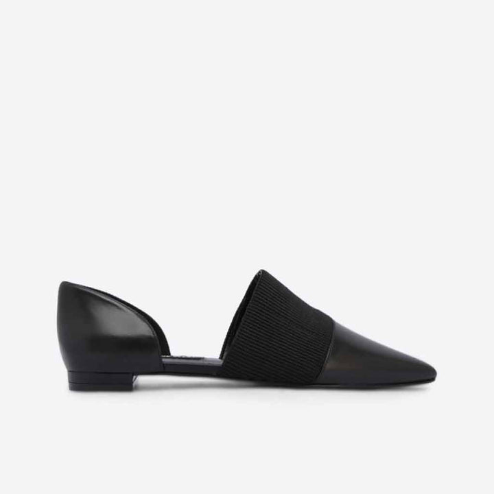 حذاء مدبب عصري