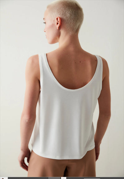 بلوزة بلا أكمام