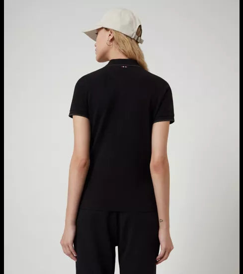 بلوزة بقبة بولو