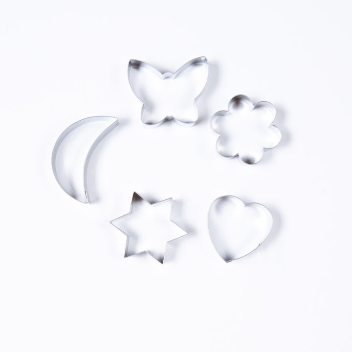 Five pieces of bread cutters