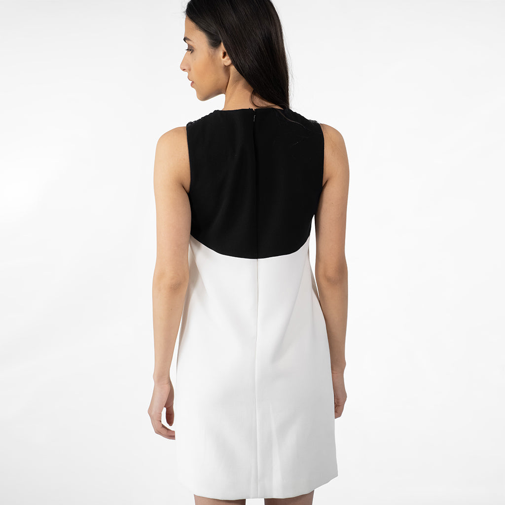 فستان بنمط كتل الالوان