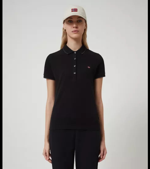 بلوزة بقبة بولو