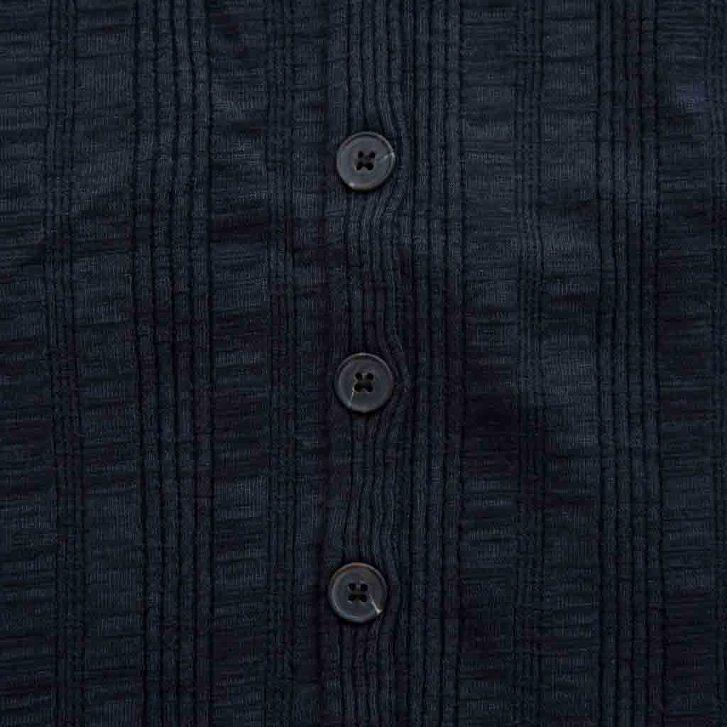 بلوزة بلا اكمام