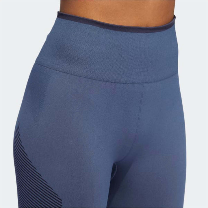 بنطال رياضي ضيق