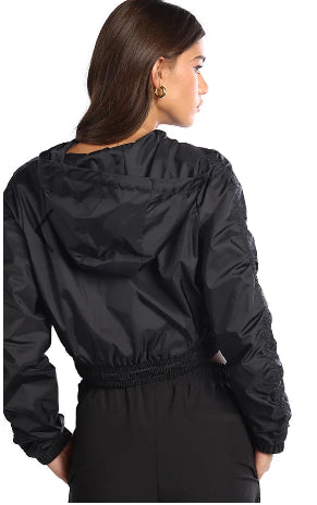 هوديي مع صغار صغير على سحاب الصدر