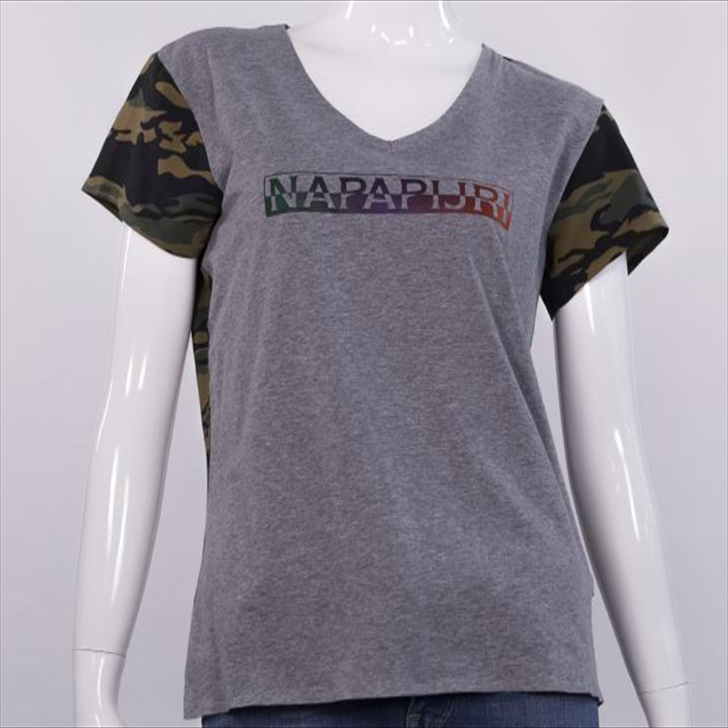 بلوز بياقة V