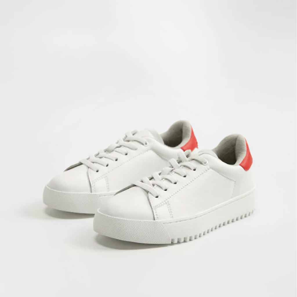 حذاء للجنسين