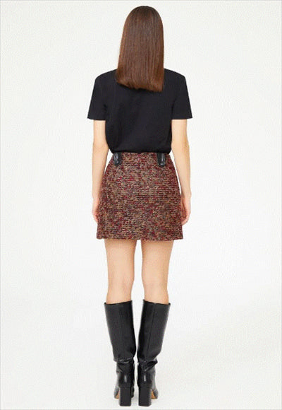 تنورة قصيرة