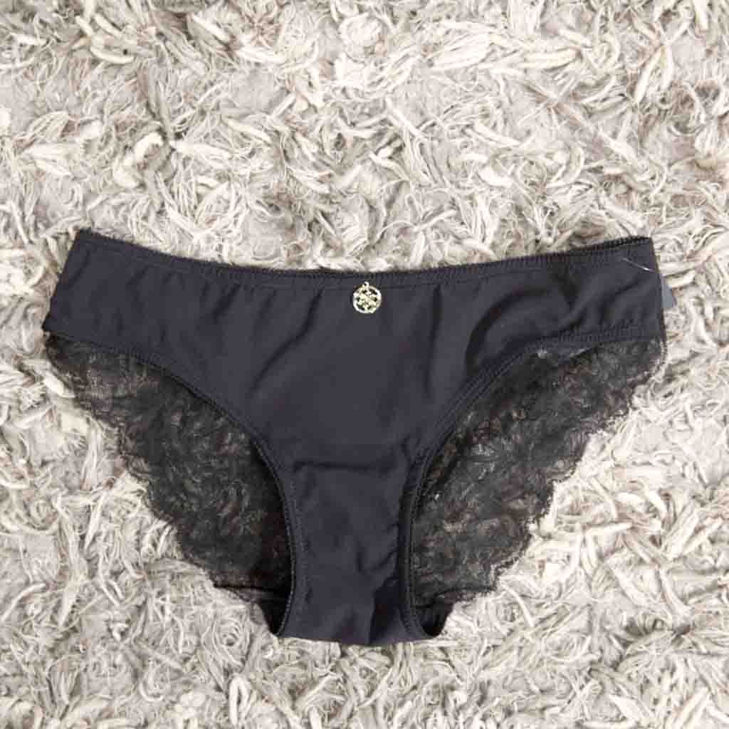 ملابس داخلية جيس