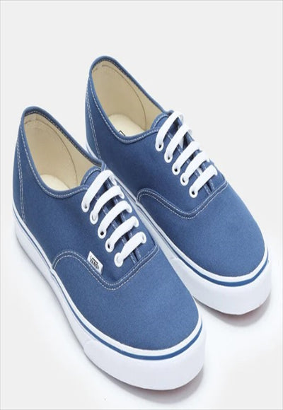 حذاء للجنسين