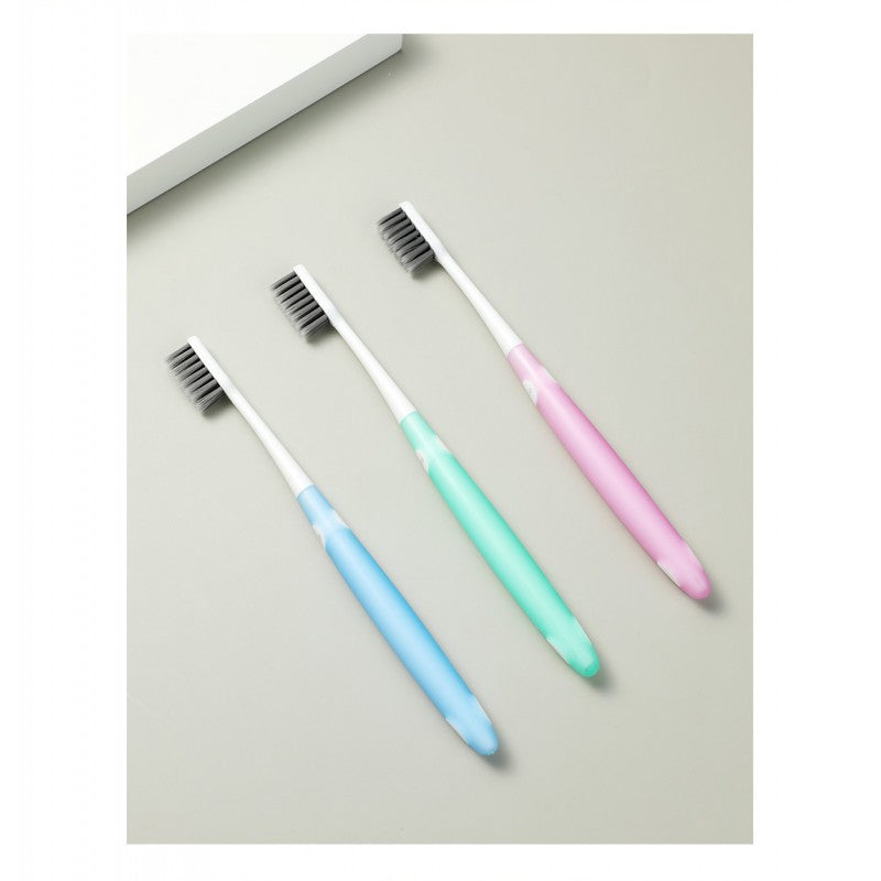 فرشاة أسنان بشعيرات ناعمة بالفحم عدد3