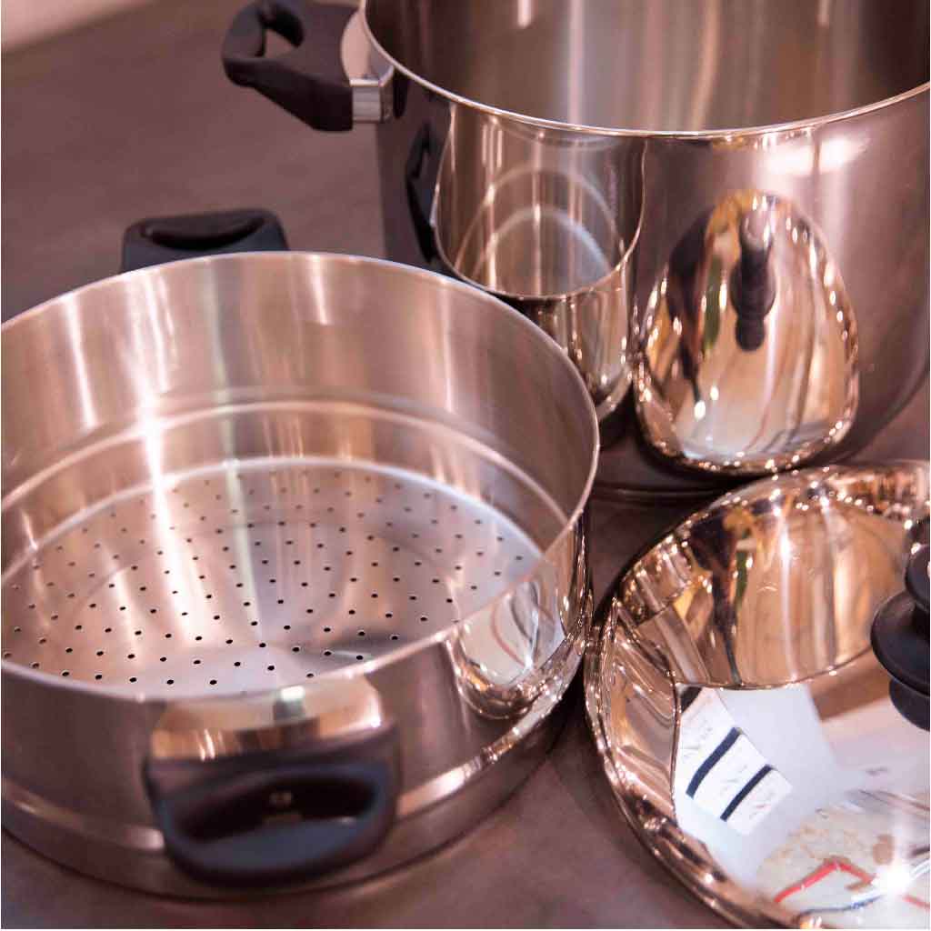 Stainless steel couscous cooker 28 cm 12 + 7 liters perforated layer