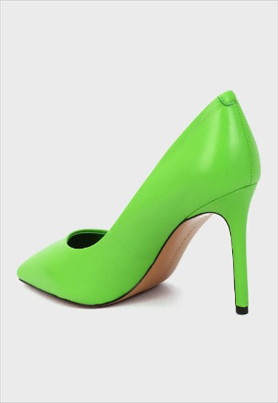 حذاء كعب عالي