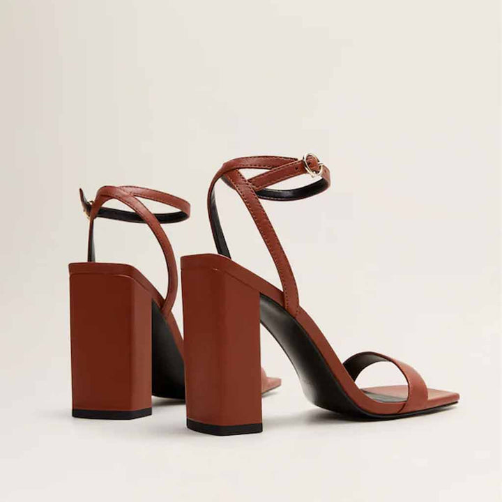 صندل كعب عالي