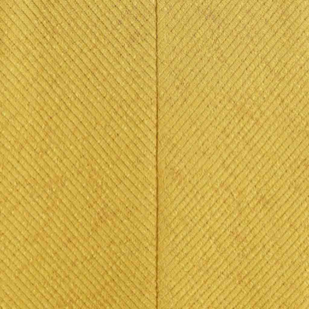 بلوزة برقبة عالية