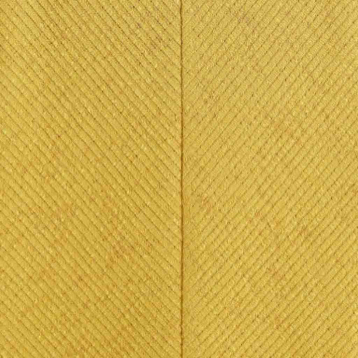 بلوزة برقبة عالية