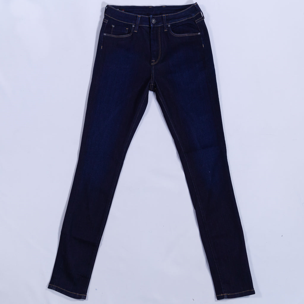 بنطال جينز ضيق