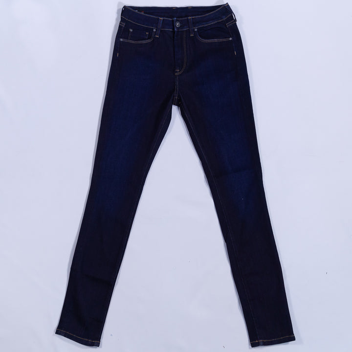 بنطال جينز ضيق