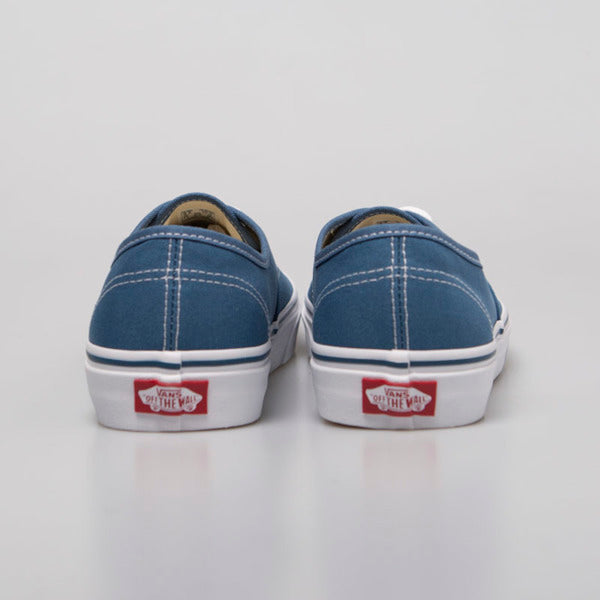 حذاء للجنسين