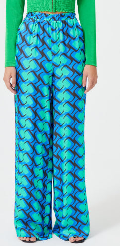 بنطال فضفاض