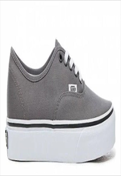 حذاء لكلا الجنسين