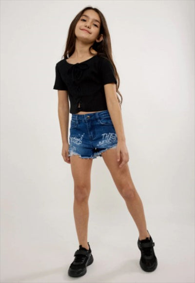 بلوزة بأكمام قصيرة