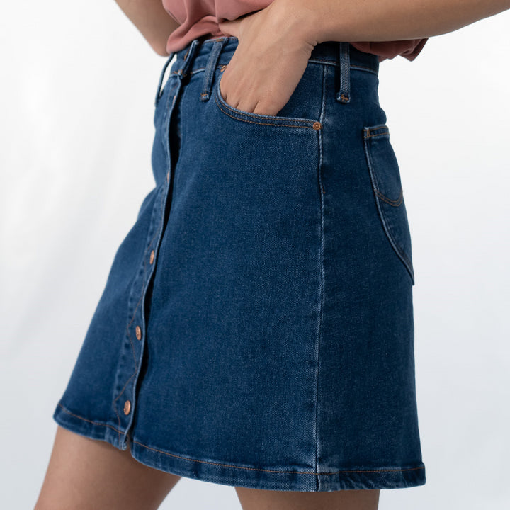 تنورة جينز بأزرار