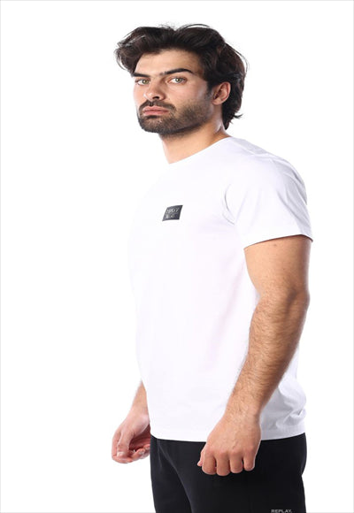 تي شيرت أبيض